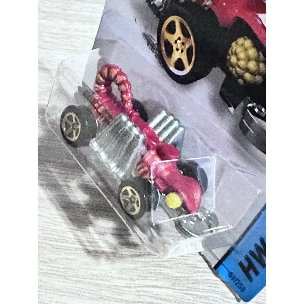 Hot Wheels Eevil Weevil HW City 2014 Street Beasts 51/250 Hotwheels H77